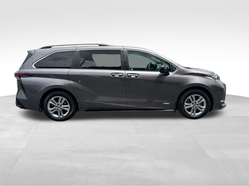Certified 2021 Toyota Sienna XSE w/ XSE Plus Package AWD/4WD image 6