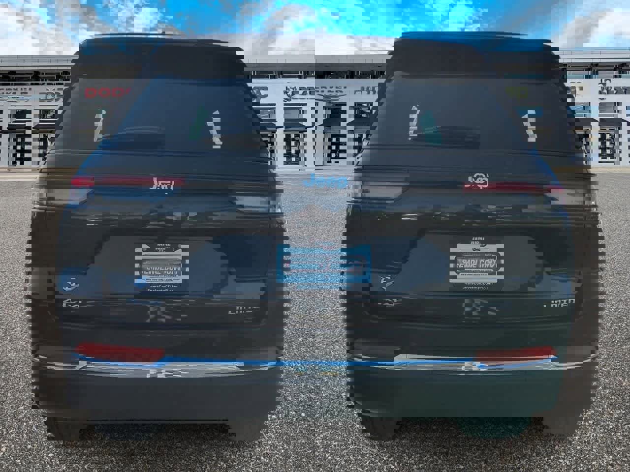 Used 2024 Jeep Grand Cherokee Limited image 7