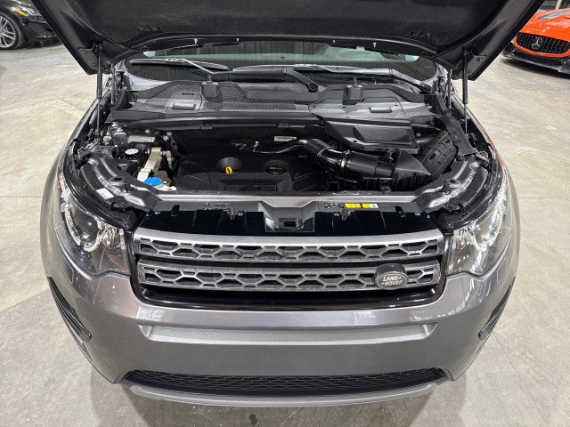 Used 2016 Land Rover Discovery Sport SE image 17