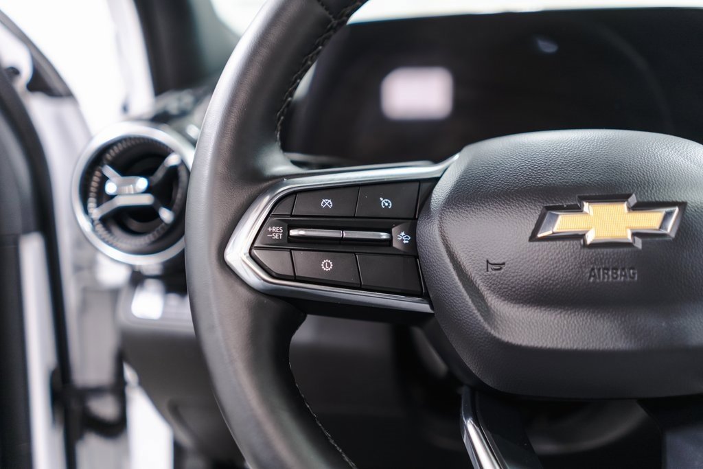 Used 2025 Chevrolet Equinox LT image 11