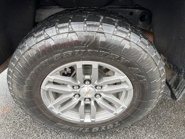 Used 2023 Chevrolet Colorado LT AWD/4WD image 17