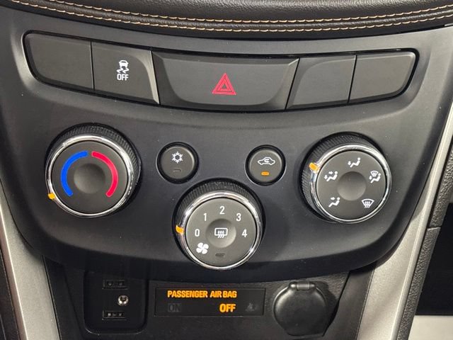Used 2019 Chevrolet Trax LT w/ LT Convenience Package FWD image 39