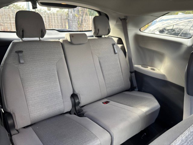 Used 2021 Toyota Sienna LE image 13