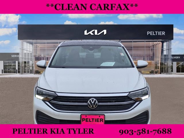 Used 2023 Volkswagen Jetta SE w/ Panoramic Sunroof Package FWD image 2