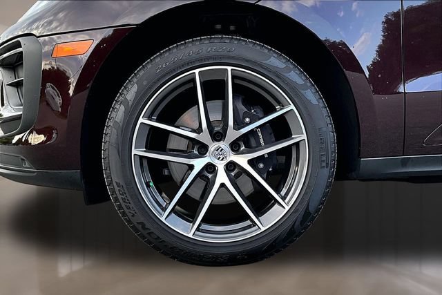 Used 2025 Porsche Macan AWD/4WD image 26