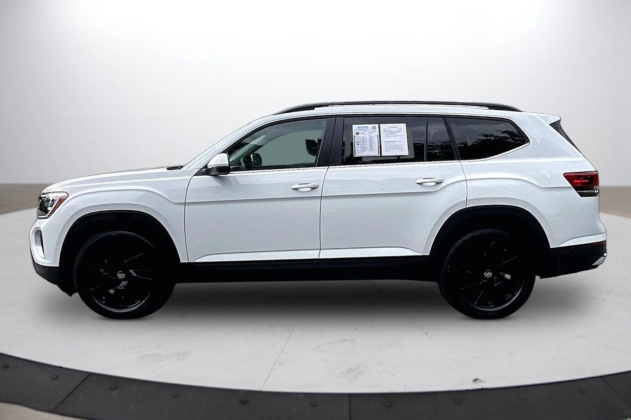 Used 2025 Volkswagen Atlas SE w/ Black Wheel Package AWD/4WD image 6
