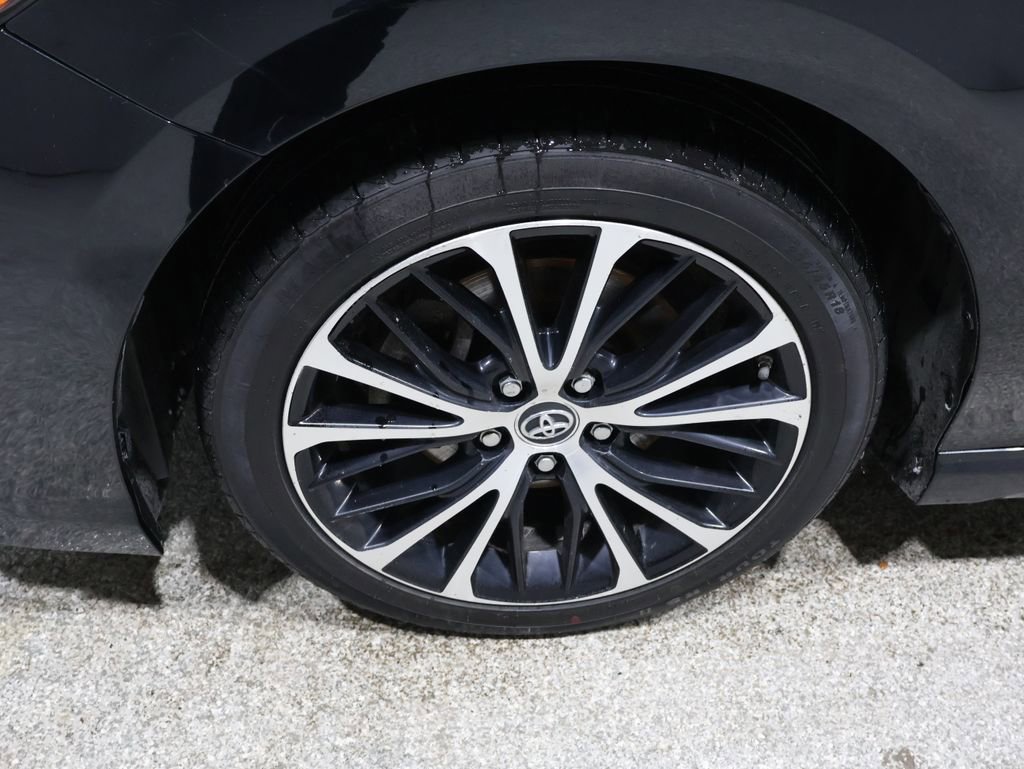 Used 2018 Toyota Camry SE image 8