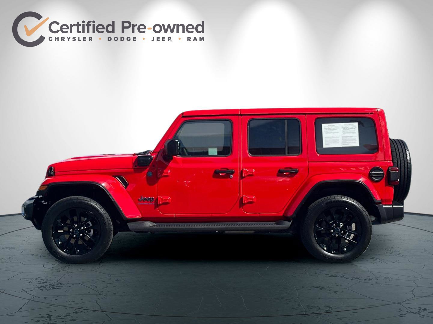 Used 2025 Jeep Wrangler Unlimited Sahara AWD/4WD image 7
