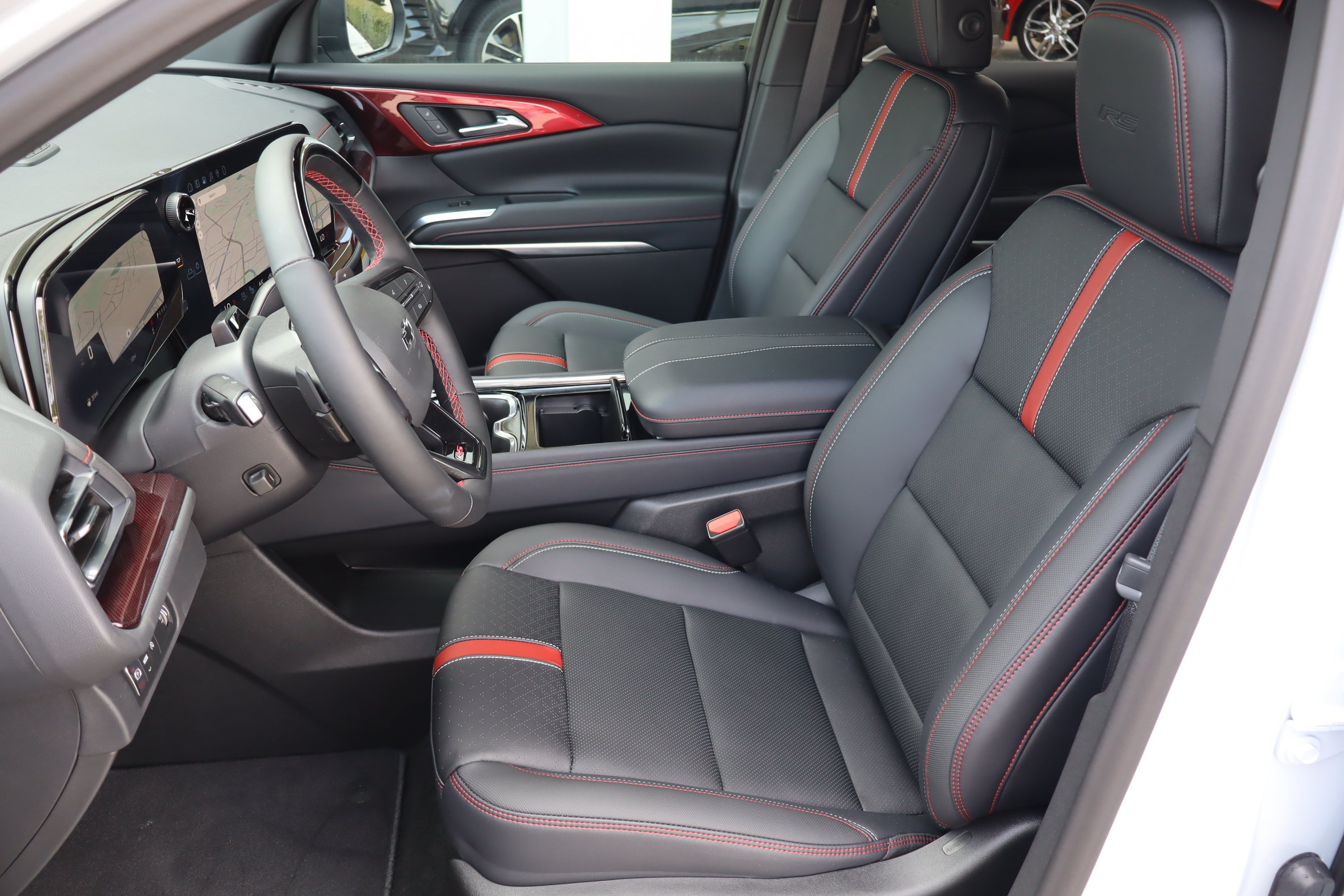 New 2026 Chevrolet Traverse RS FWD image 11