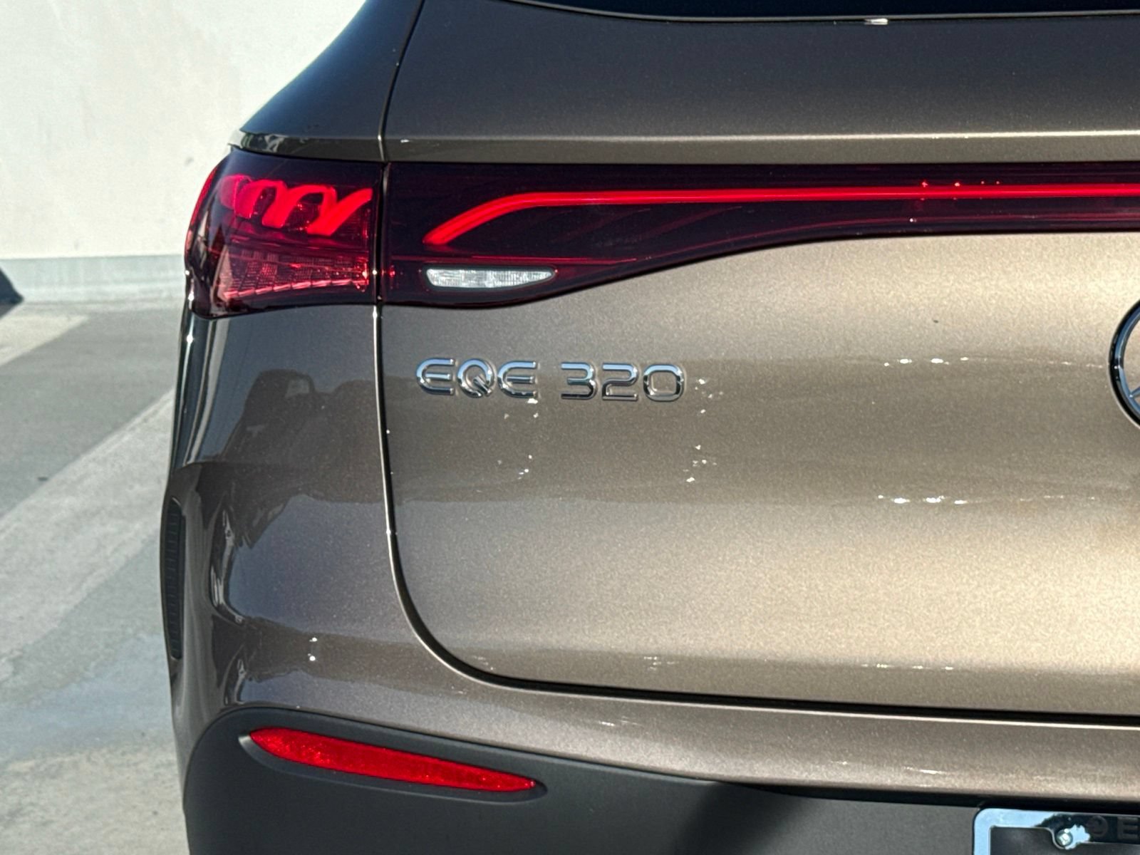 New 2027 Mercedes-Benz EQE 320 4MATIC SUV image 9