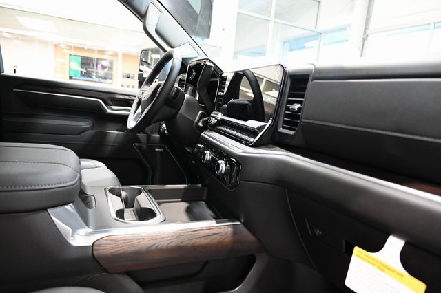 New 2026 GMC Sierra 2500 SLT w/ SLT Premium Package image 16