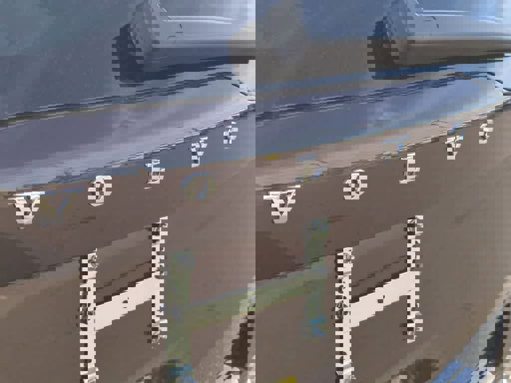 New 2026 Volvo XC90 B5 Plus w/ Protection Package Premier image 4