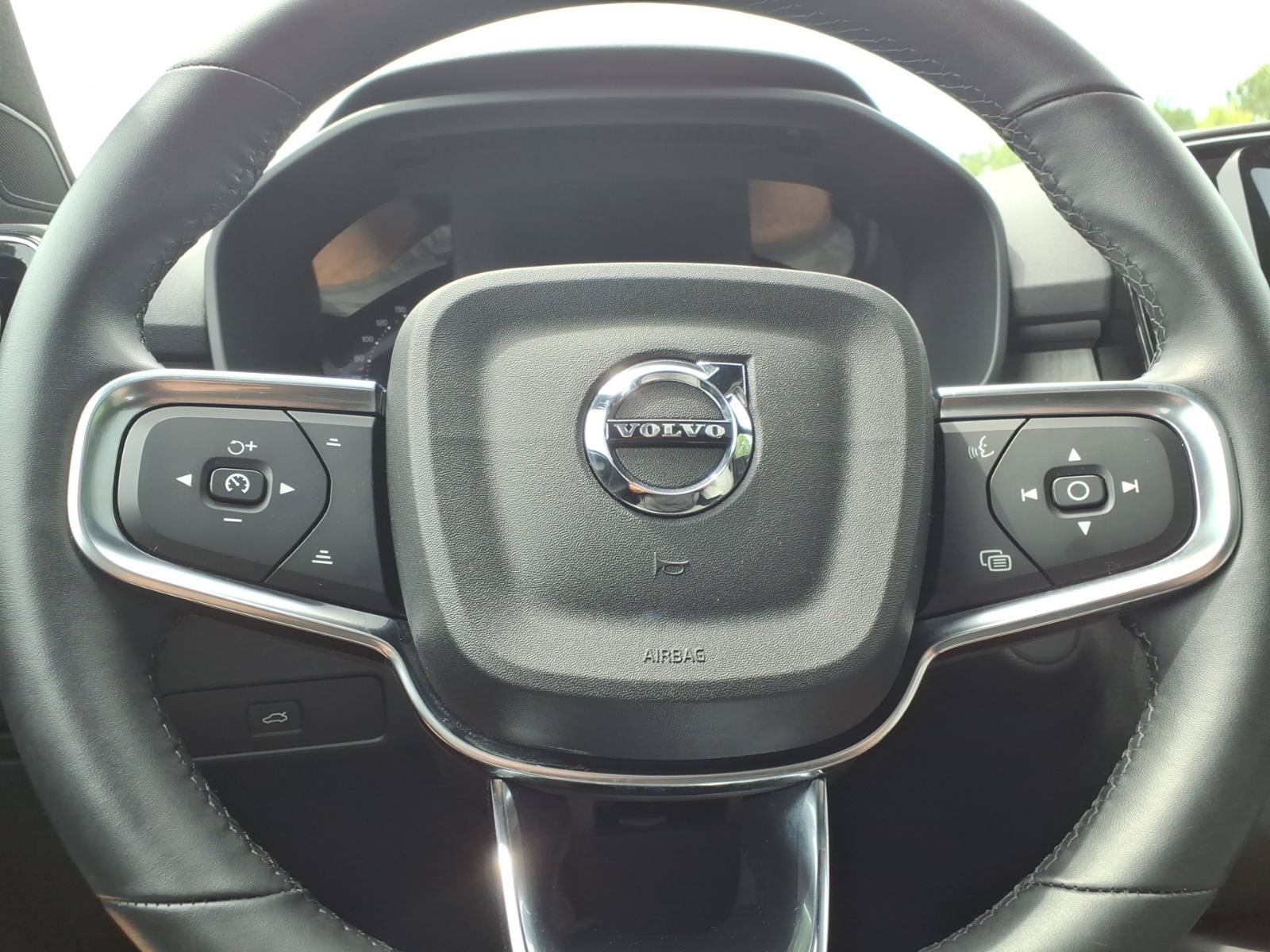 Certified 2025 Volvo EX40 Ultra AWD/4WD image 31