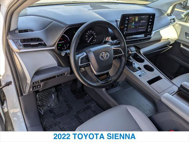 Used 2022 Toyota Sienna XLE image 14