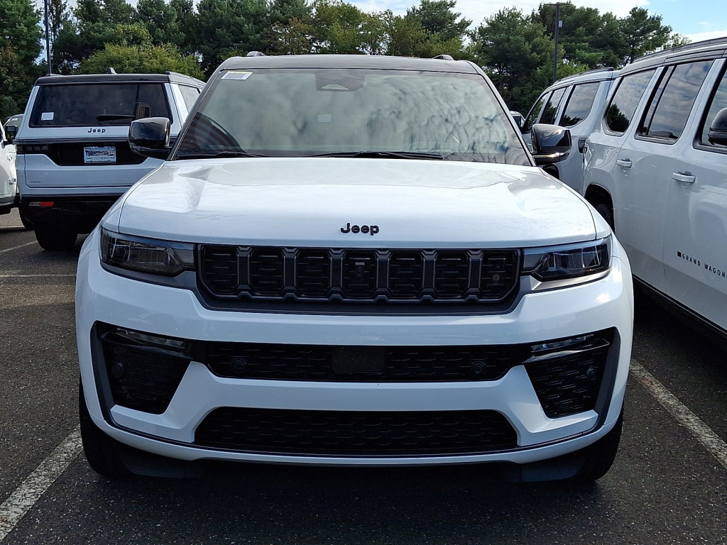 New 2027 Jeep Grand Cherokee Summit AWD/4WD image 2