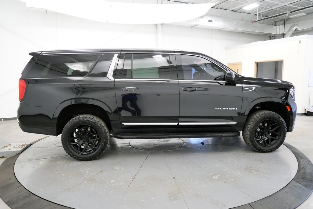 Used 2023 GMC Yukon XL SLT AWD/4WD image 8