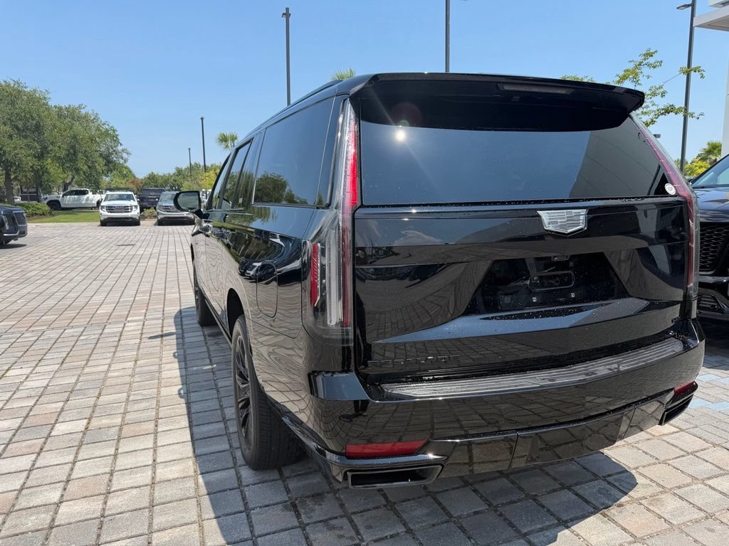 Used 2024 Cadillac Escalade ESV Sport Platinum w/ LPO, ONYX Package AWD/4WD image 7