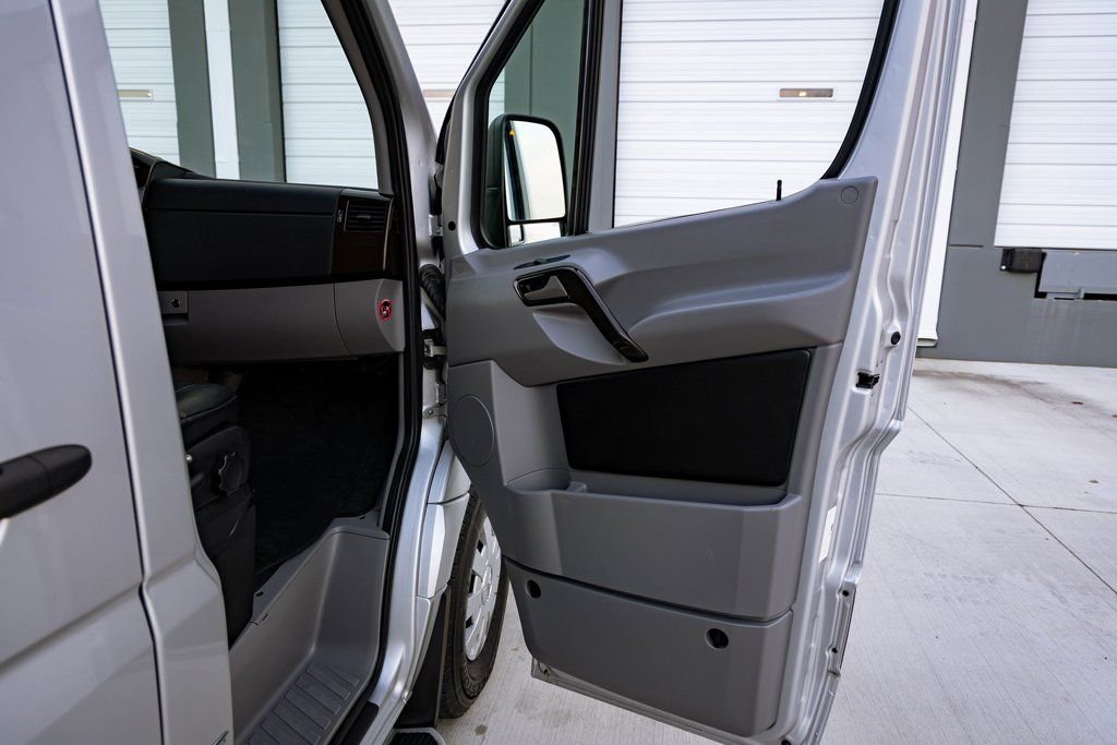 Used 2015 Mercedes-Benz Sprinter 2500 image 19