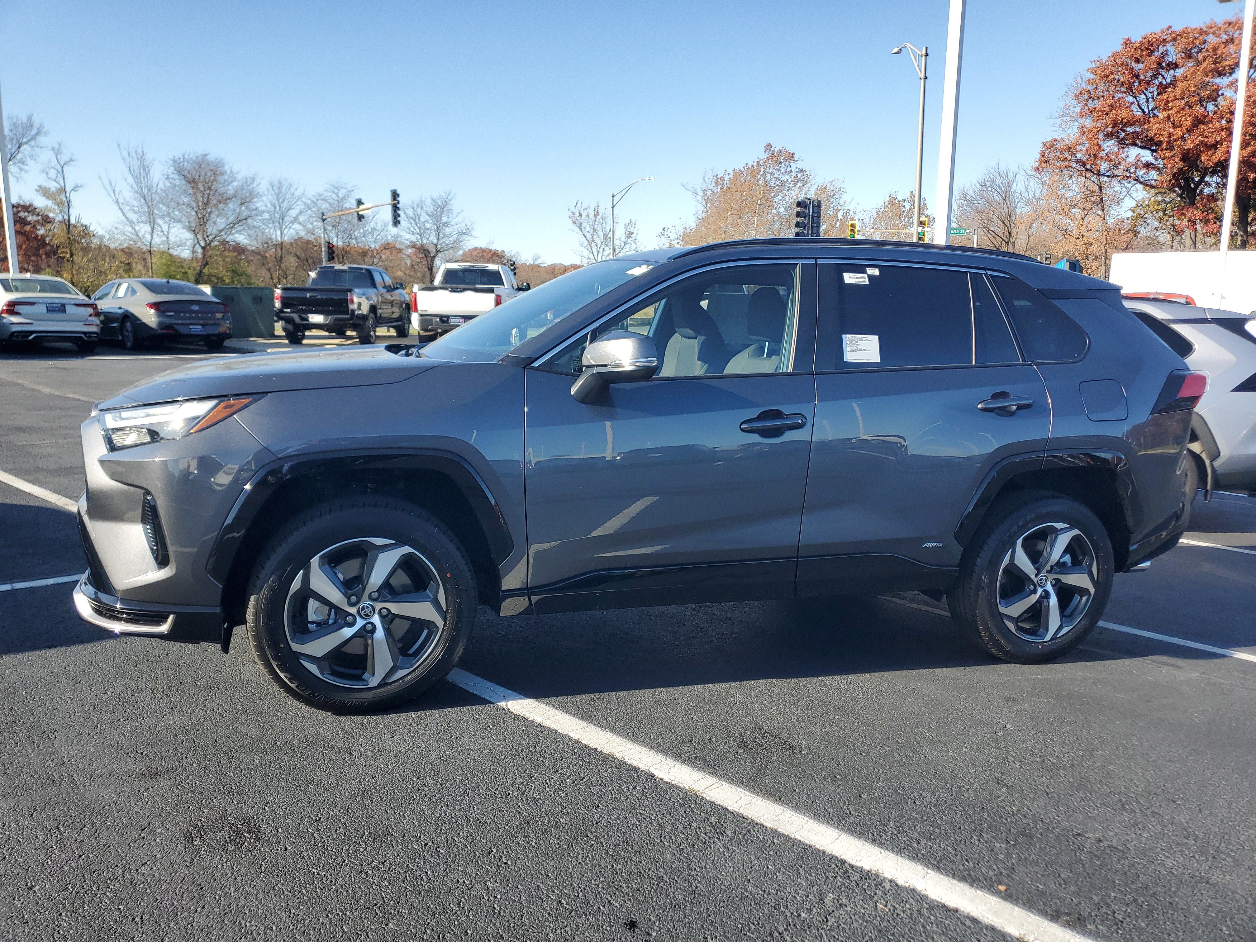 New 2025 Toyota RAV4 SE image 3