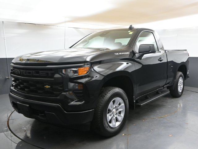 Used 2025 Chevrolet Silverado 1500 W/T w/ Trailering Package AWD/4WD image 1