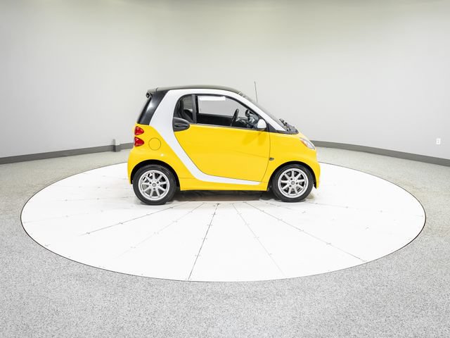 Used 2015 smart fortwo passion w/ Comfort Package RWD image 22