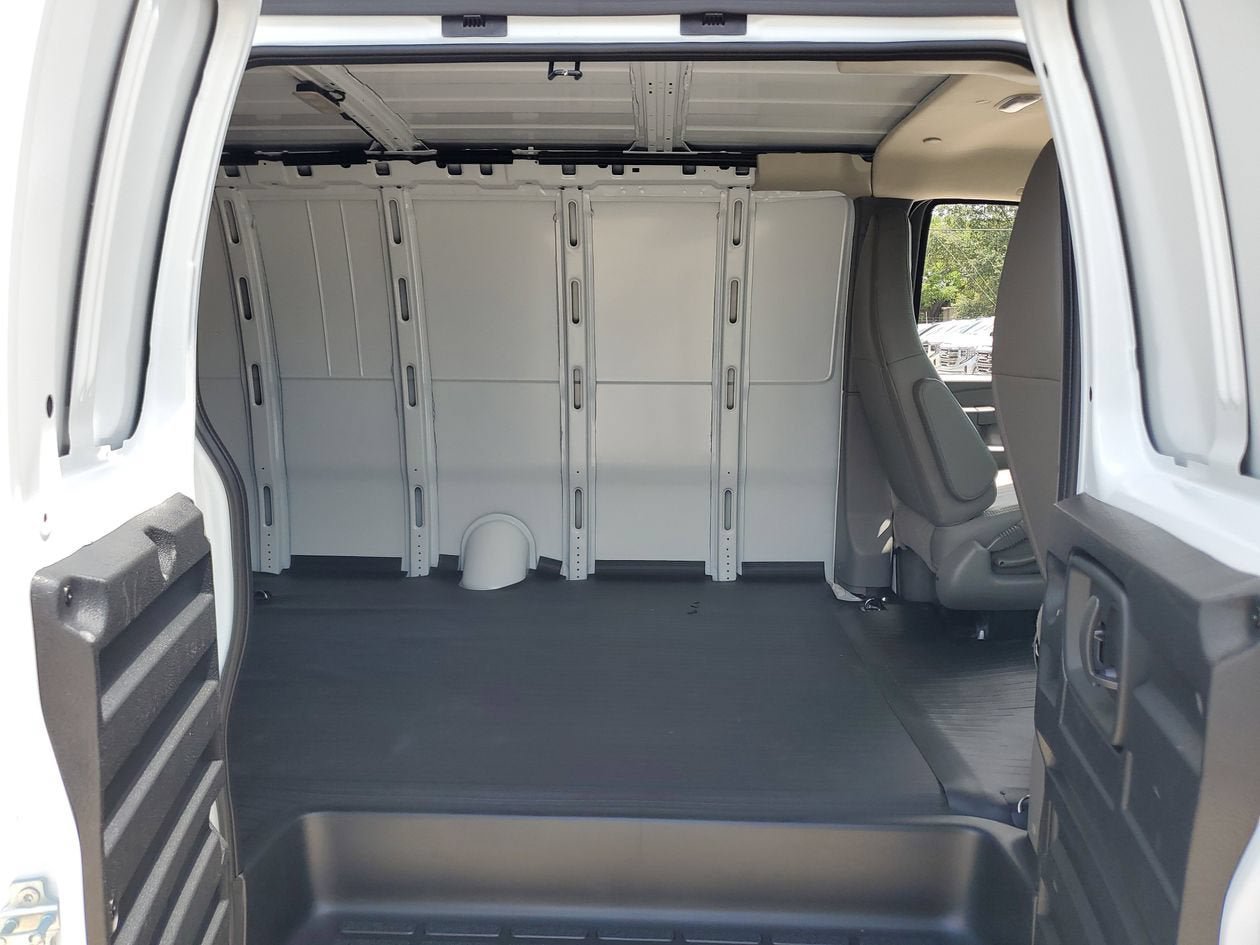 New 2026 GMC Savana 2500 Extended RWD image 10