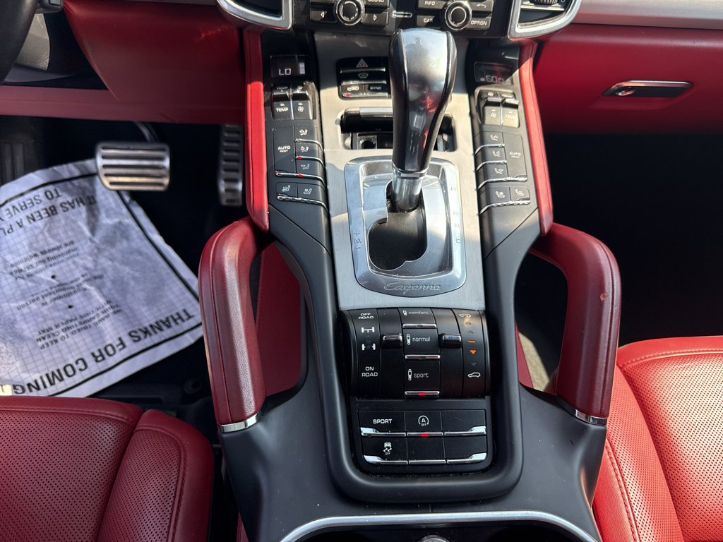 Used 2014 Porsche Cayenne Turbo AWD/4WD image 18