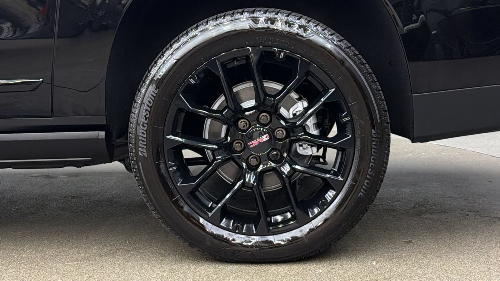 Used 2026 GMC Yukon XL Denali w/ Sun & Power Step Package AWD/4WD image 12