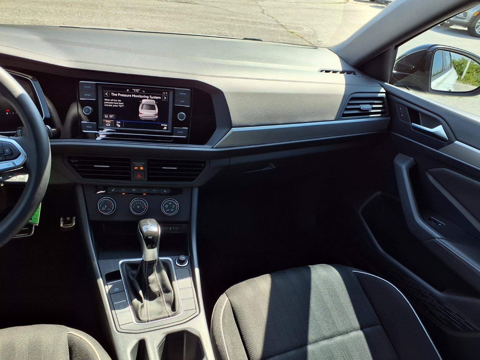 Used 2024 Volkswagen Jetta Sport FWD image 4