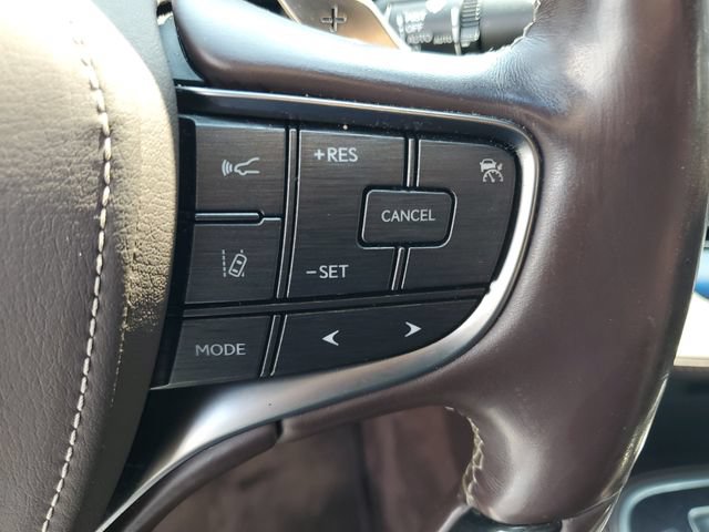 Used 2018 Lexus LS 500 w/ Interior Upgrade Package RWD image 30