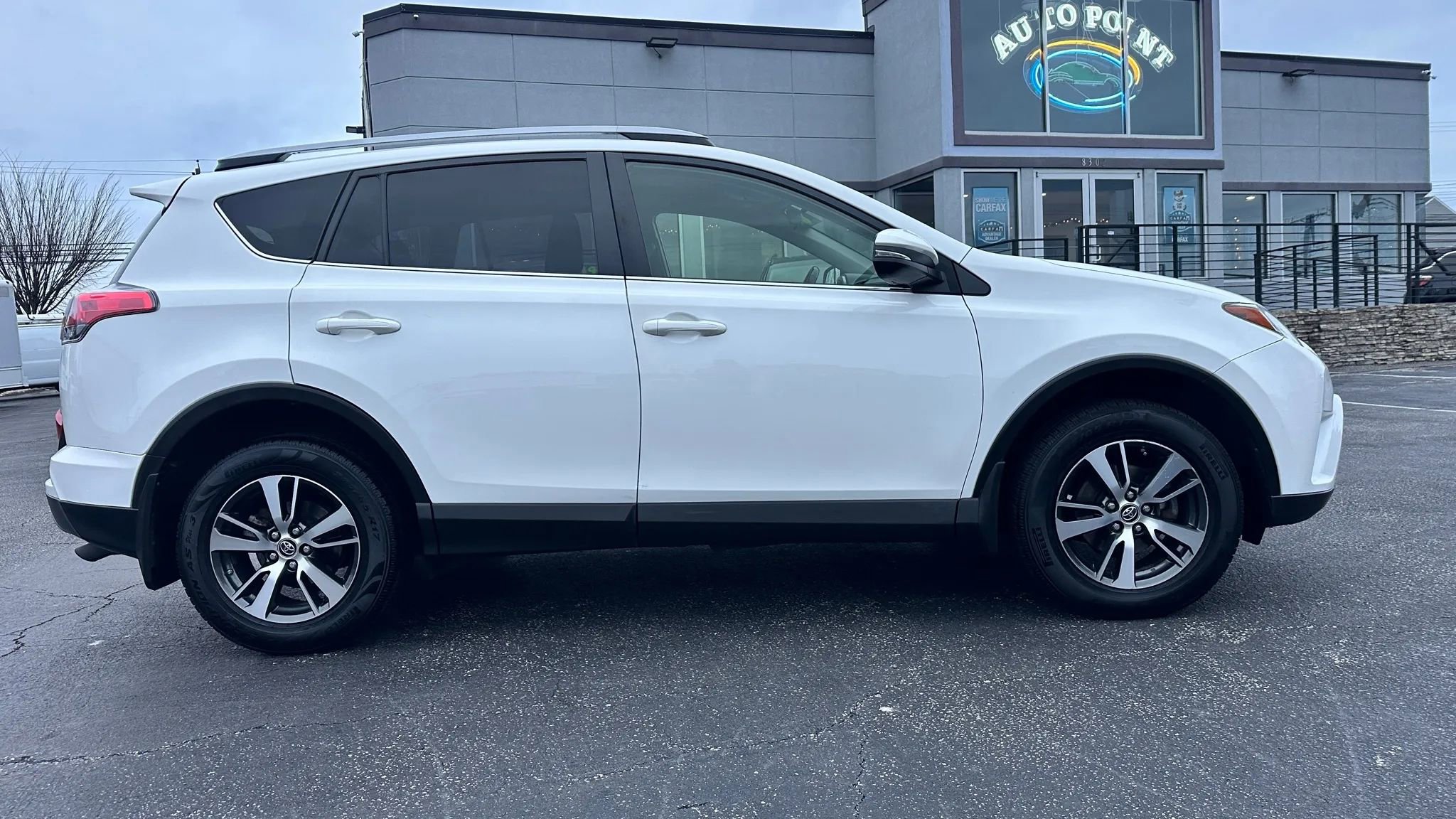 Used 2018 Toyota RAV4 XLE image 8