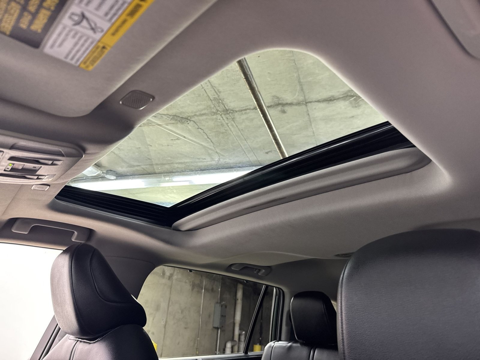 Used 2025 Toyota Highlander XLE AWD/4WD image 35
