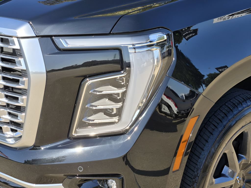 Used 2025 GMC Yukon Denali AWD/4WD image 9