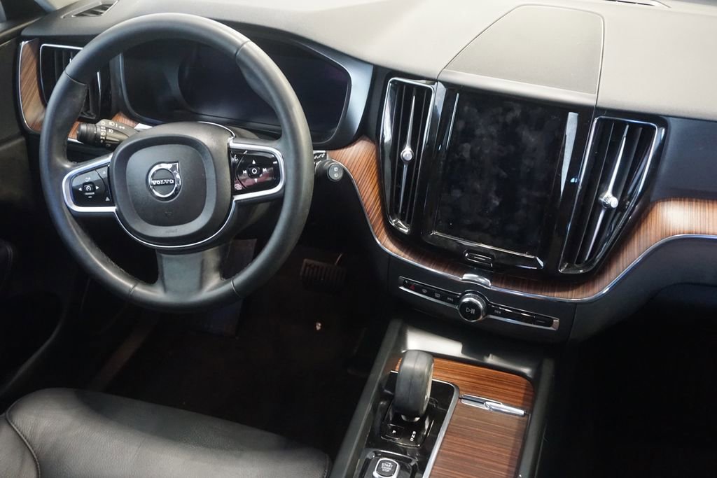 Used 2024 Volvo XC60 B5 Plus AWD/4WD image 27