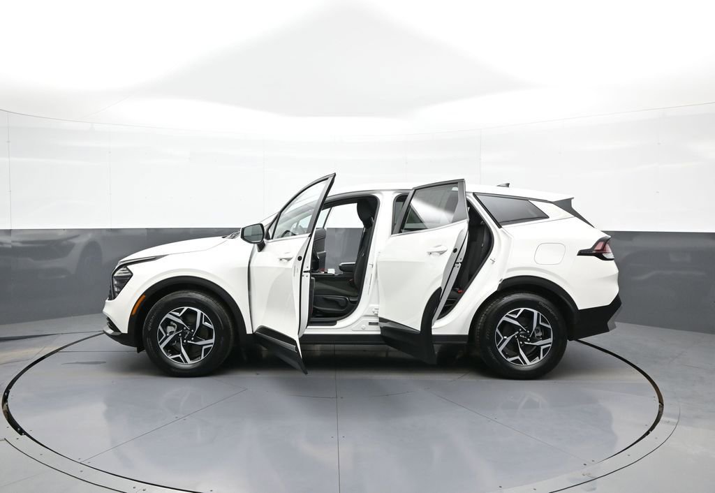 Certified 2025 Kia Sportage LX FWD image 41