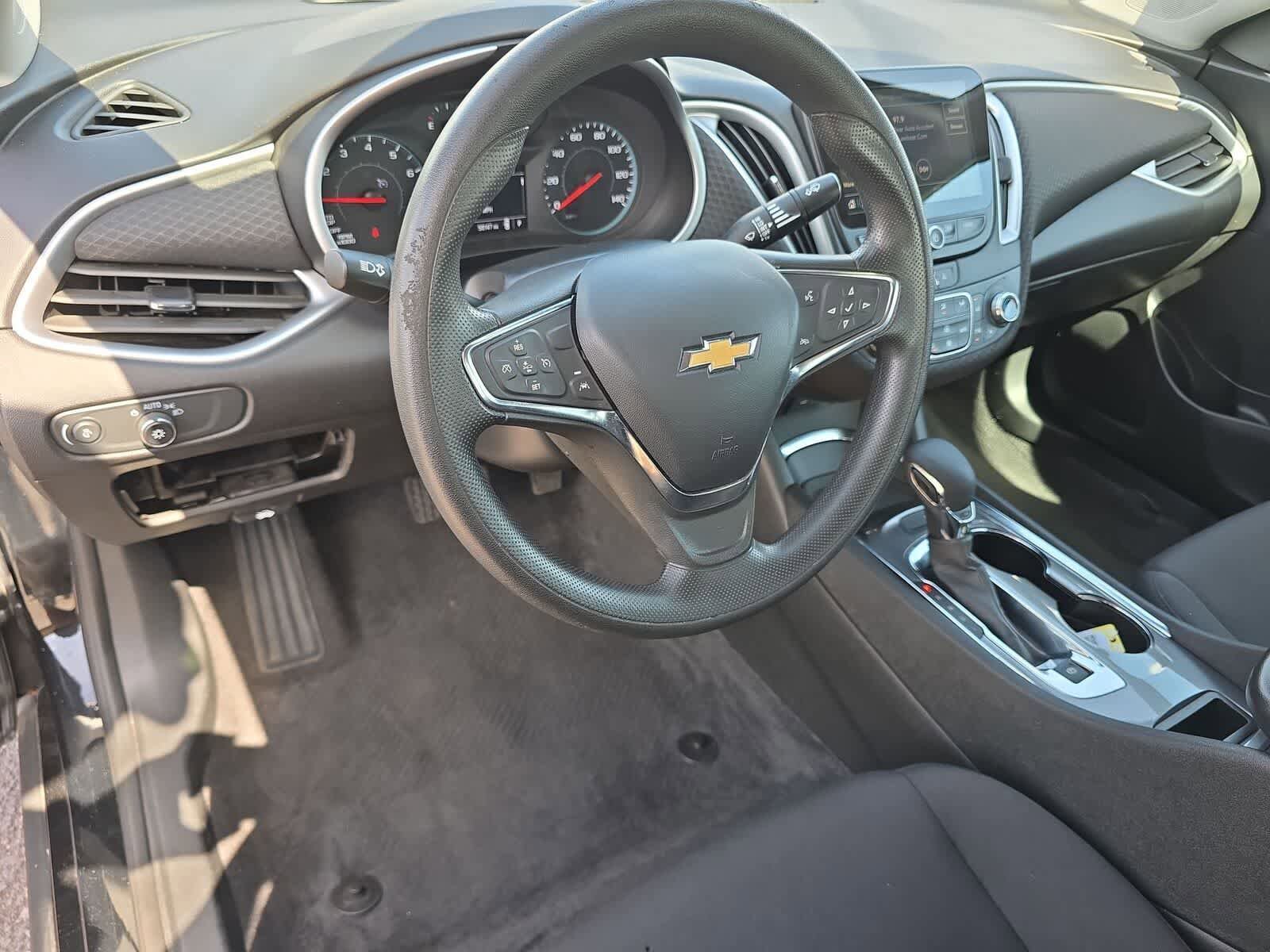 Used 2023 Chevrolet Malibu LT FWD image 16