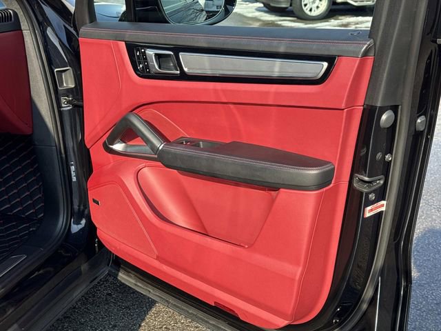 Used 2021 Porsche Cayenne Turbo image 15