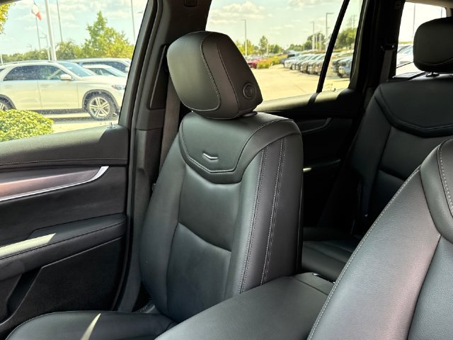 Used 2024 Cadillac XT6 Luxury w/ LPO, Floor Liner Package FWD image 12