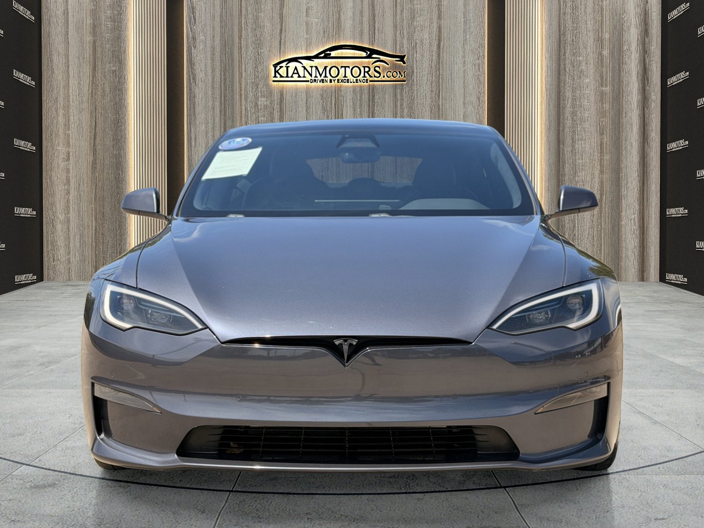 Used 2022 Tesla Model S Plaid AWD/4WD image 2
