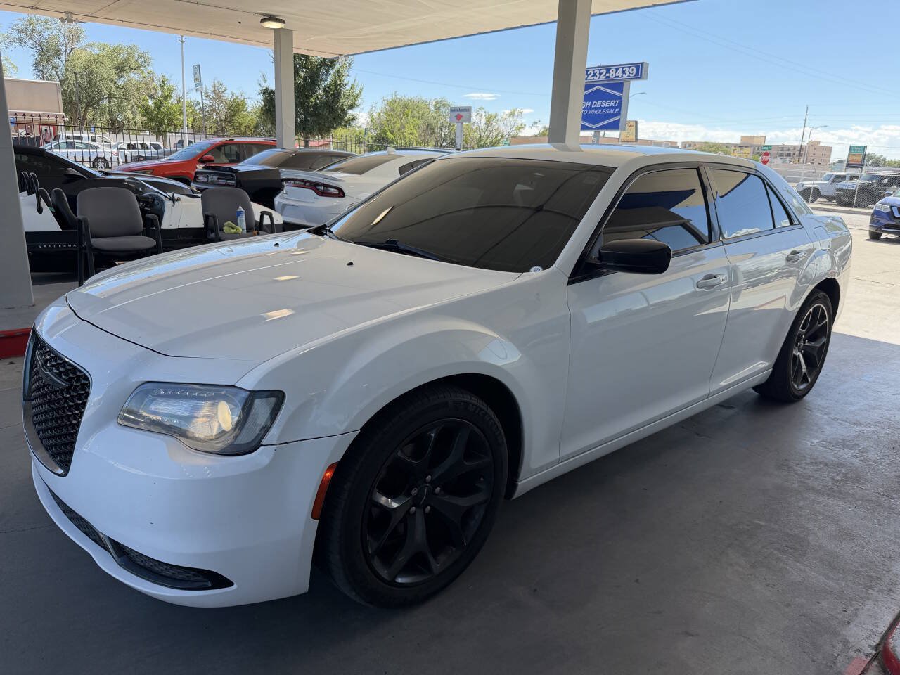 Used 2020 Chrysler 300 Touring w/ Sport Appearance Package RWD image 4