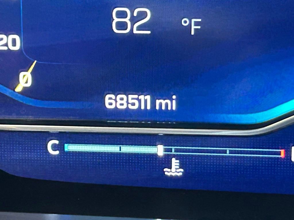 Used 2023 Chevrolet Suburban LT image 39