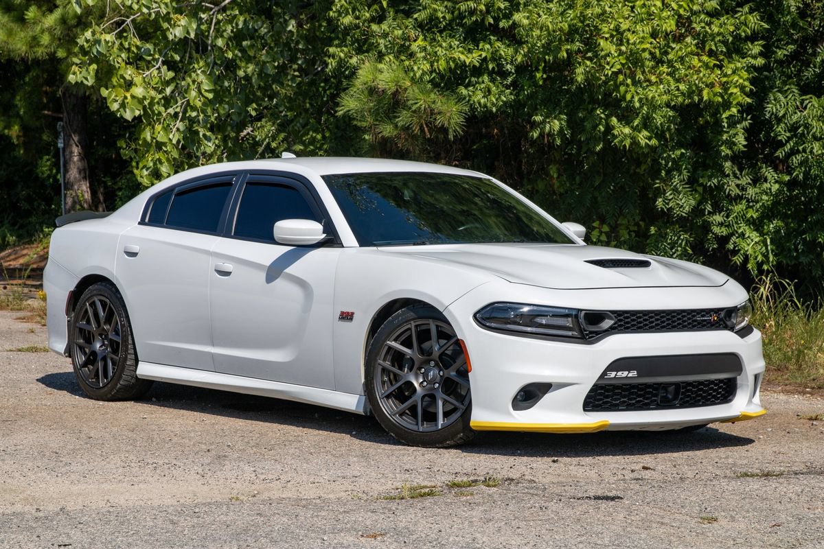 Used 2019 Dodge Charger Scat Pack w/ Technology Group RWD image 3
