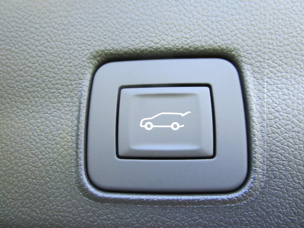 New 2026 Chevrolet TrailBlazer RS w/ Convenience Package FWD image 16