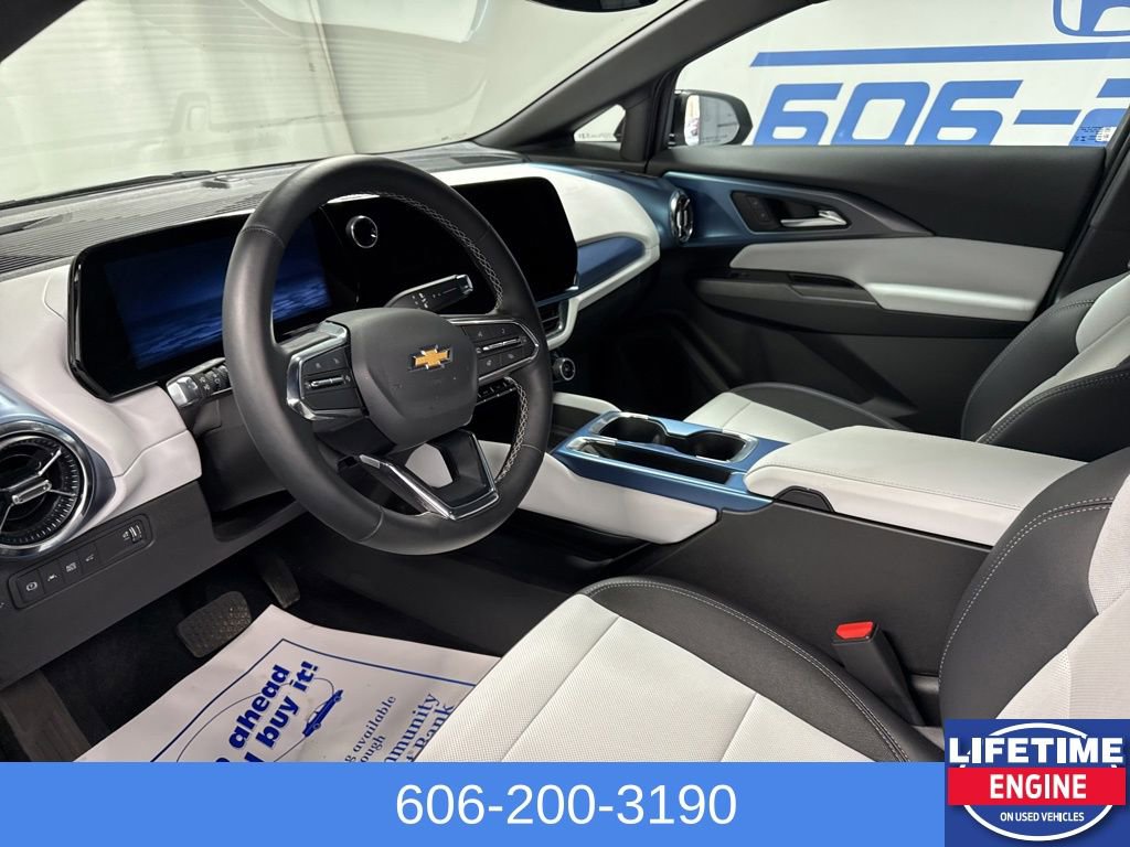 Used 2025 Chevrolet Equinox EV LT image 20