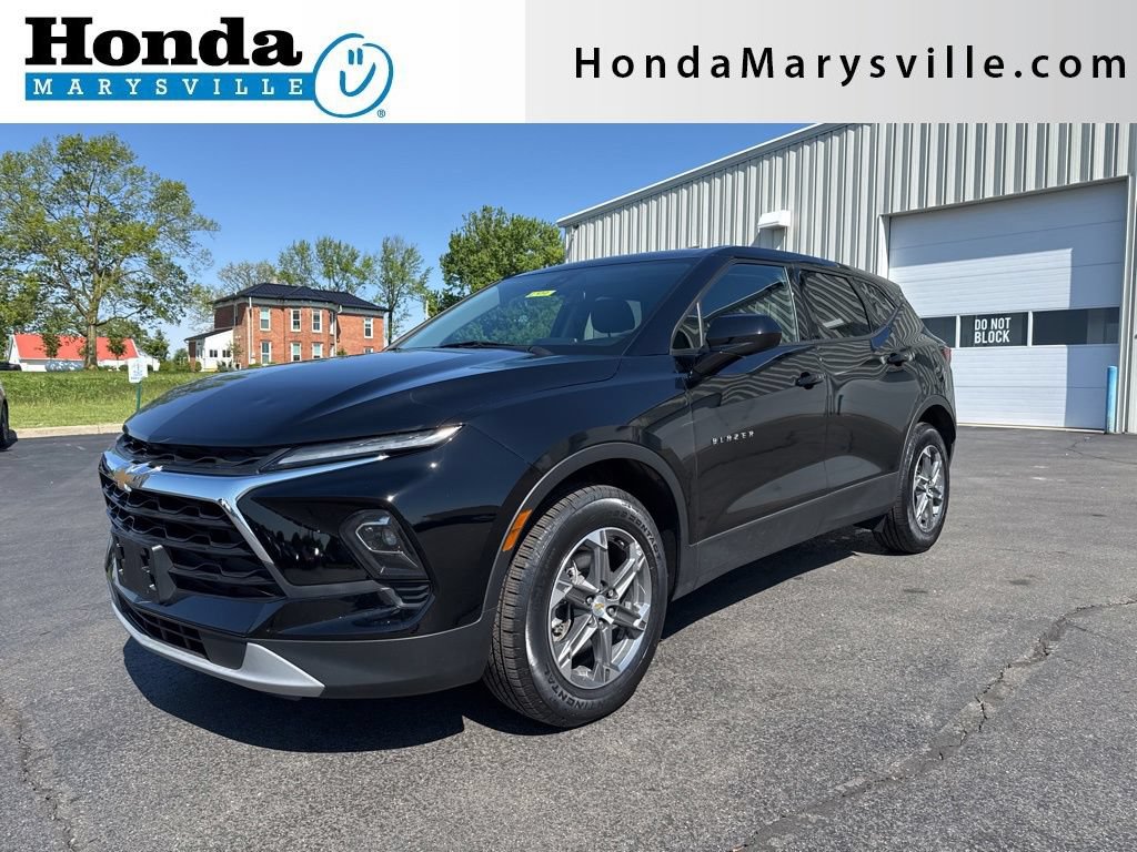 Used 2023 Chevrolet Blazer LT AWD/4WD image 1