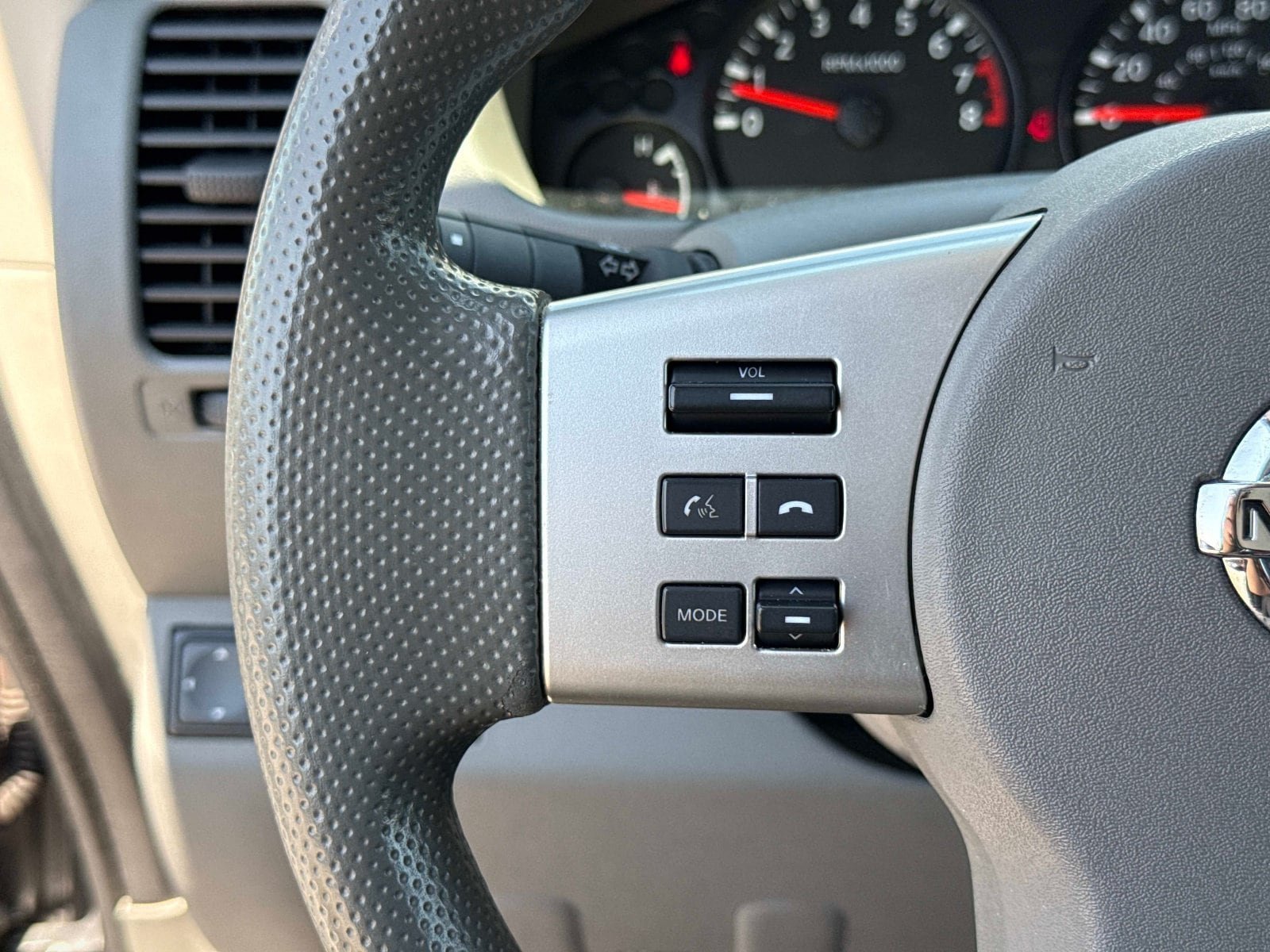 Used 2020 Nissan Frontier SV RWD image 31