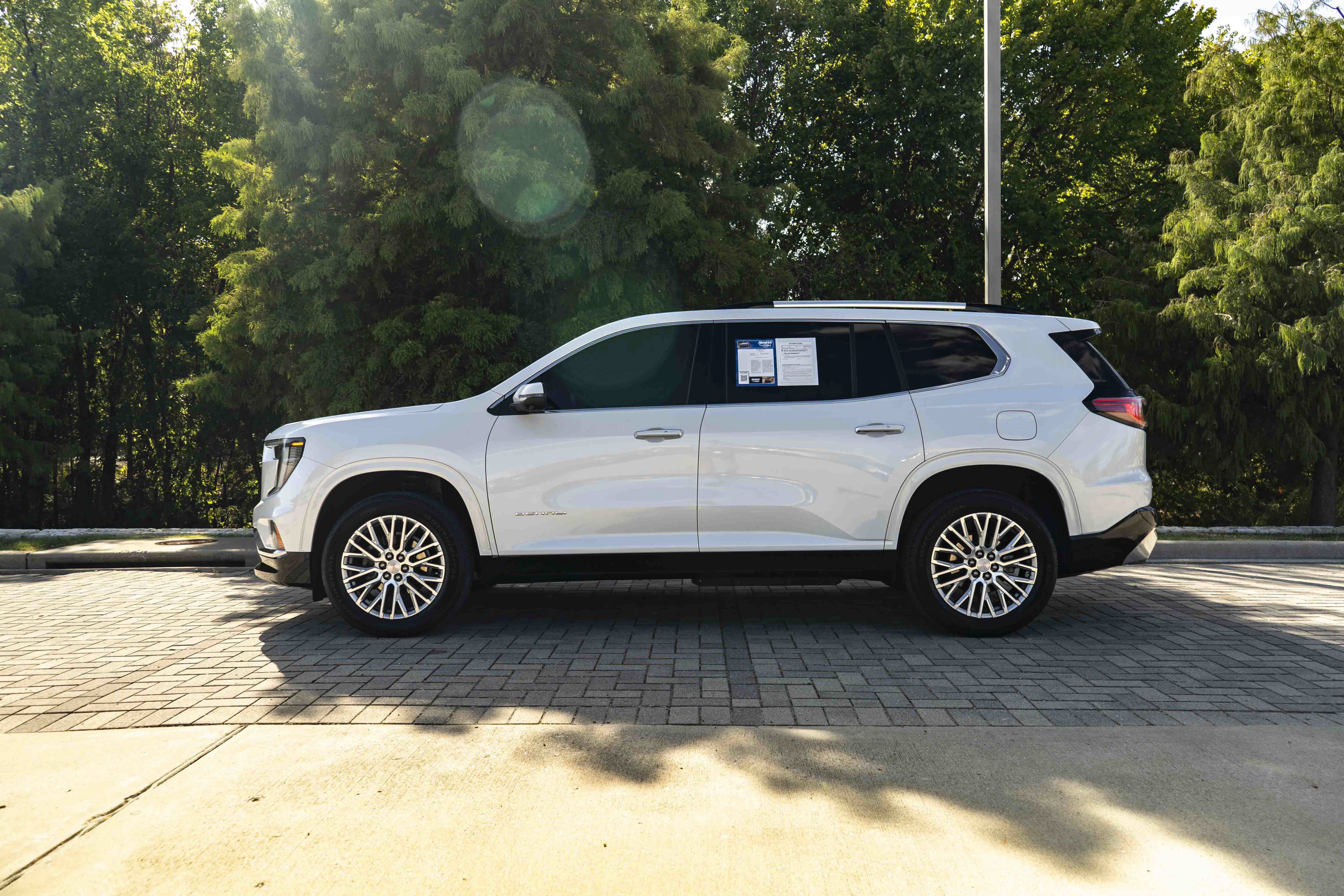 Used 2024 GMC Acadia Denali AWD/4WD image 6