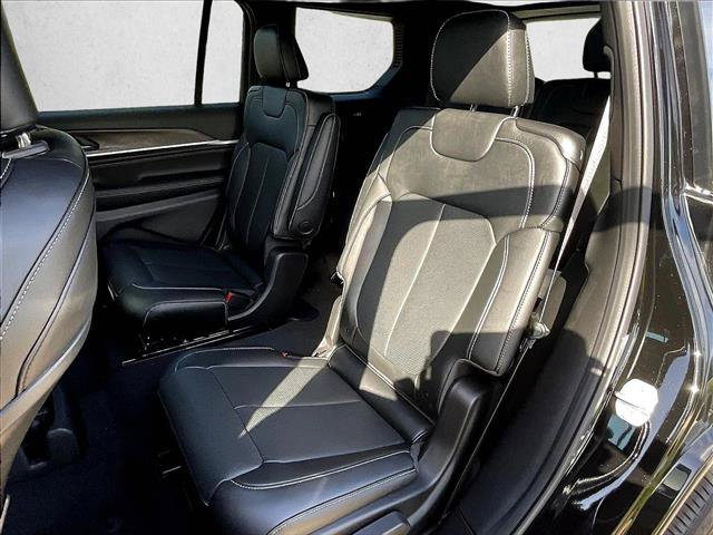 New 2026 Jeep Grand Cherokee L Limited AWD/4WD image 10