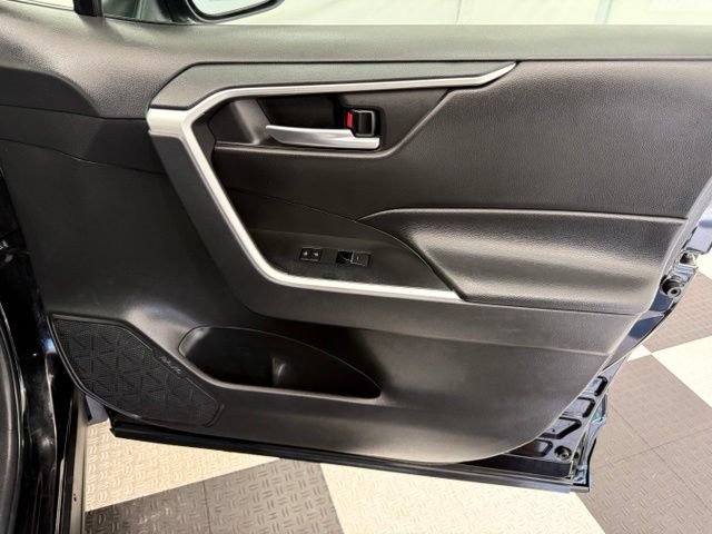 Used 2025 Toyota RAV4 XLE FWD image 21