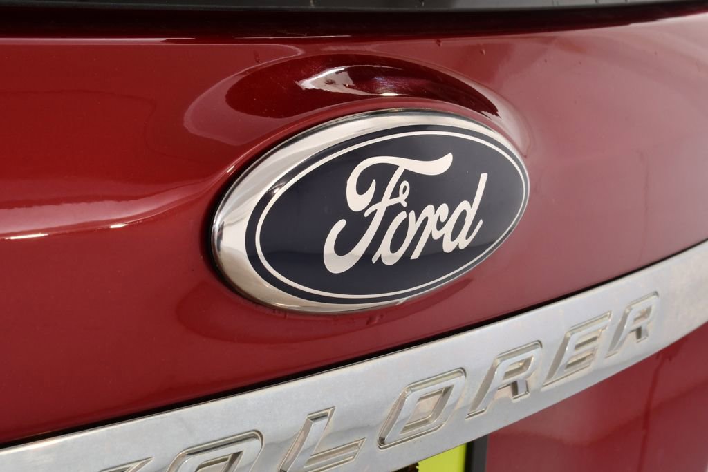 Used 2015 Ford Explorer XLT w/ Equipment Group 202B image 22